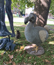 Cargar imagen en el visor de la galería, Dodo Bird Lifesize sculpture statue