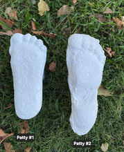Load image into Gallery viewer, 1967 New Bigfoot Patterson "Patty #2" track footprint cast