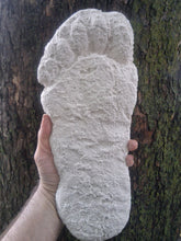 Load image into Gallery viewer, 1982 Grays Harbor Heryford Bigfoot print cast "A"