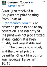 Load image into Gallery viewer, 2007 Chupacabra footprint track cast replica