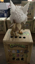 Load image into Gallery viewer, Cryptkins: Series 2 - Gryphon (Cryptkins Vinyl Figure Series 2 Gryphon *Opened box With Card *Open item*