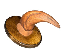 Load image into Gallery viewer, T.rex Claw cast replica "Grandpa"
