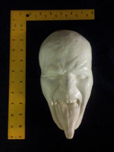 Laden Sie das Bild in den Galerie-Viewer, Gene Simmons Kiss Life Mask Cast (Resin)