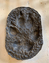 Laden Sie das Bild in den Galerie-Viewer, Track Cast Replica