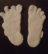Load image into Gallery viewer, SET of 2 1969 Bossburg Bigfoot "Cripple Foot" cast C and D