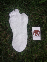 Load image into Gallery viewer, 1951(?) Yeti #2 footprint cast replica track
