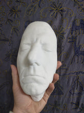 Laden Sie das Bild in den Galerie-Viewer, Robert De Niro  (Deniro) Life Mask, Goodfellas Godfather Irishman Life Mask Death mask life cast