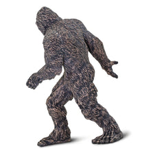 Laden Sie das Bild in den Galerie-Viewer, 2019 Bigfoot plastic figure from Safari Ltd (Item #100305)