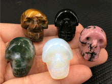 Laden Sie das Bild in den Galerie-Viewer, Natural Quartz Crystal mini Skull Carved Crystal Skull Various colors Healing Properties