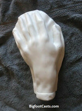 Laden Sie das Bild in den Galerie-Viewer, Chopin Hand cast life mask / life cast Death cast Death mask reproduction