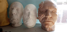 Laden Sie das Bild in den Galerie-Viewer, William Shatner Star Trek Captain Kirk Cast Mask Life cast Life mask